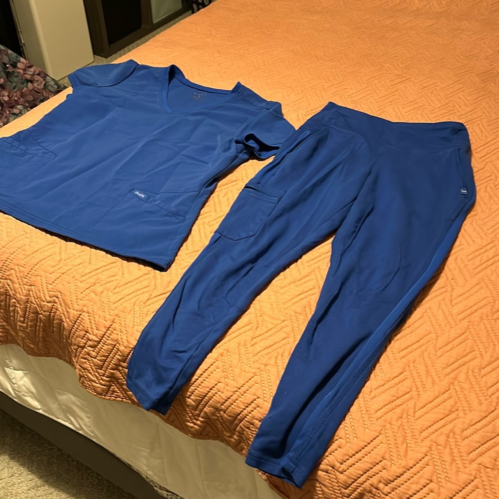 Jaanuu blue women’s scrubs